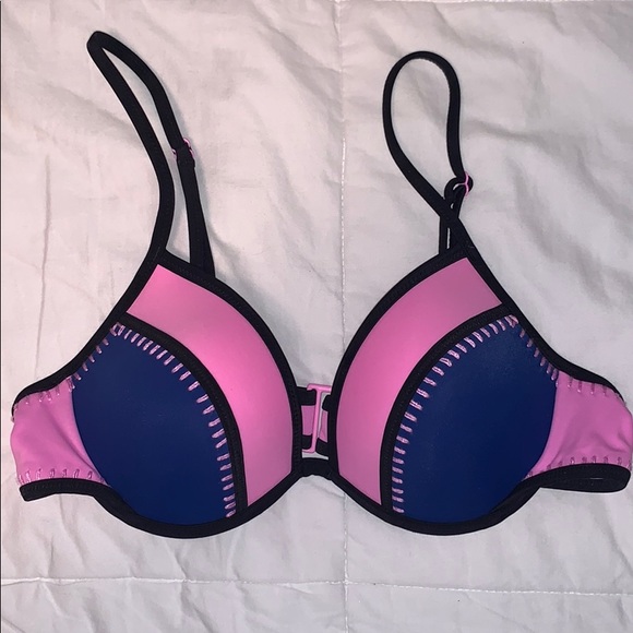 Victoria's Secret Other - NWOT Victoria’s Secret colorblock bikini top Victoria's Secret Other - NWOT Victoria’s Secret colorblock bikini top